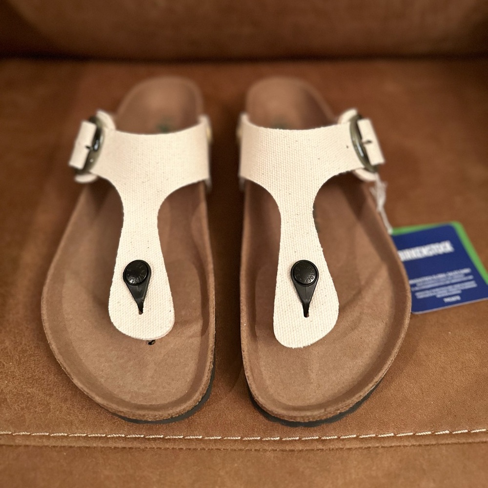 Birkenstock Gizeh Big Buckle Rivet Logo